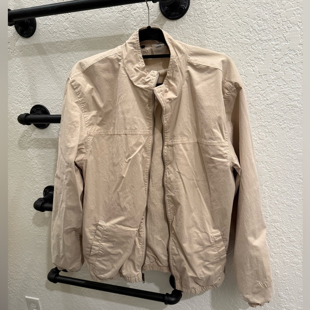 Tan Men’s lightweight bomber jacket sz. Large